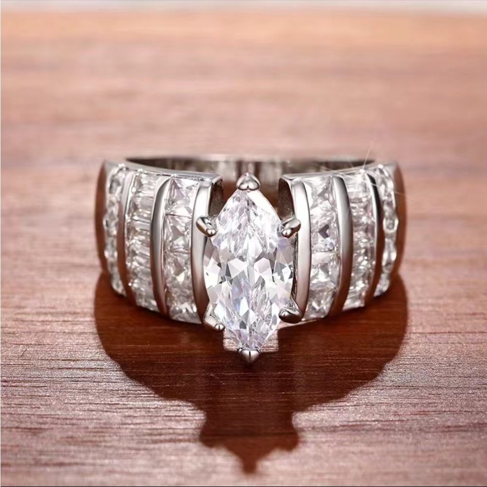 New Women’s 925 Silver Beautiful Diamond Ring - Picture 5 of 10